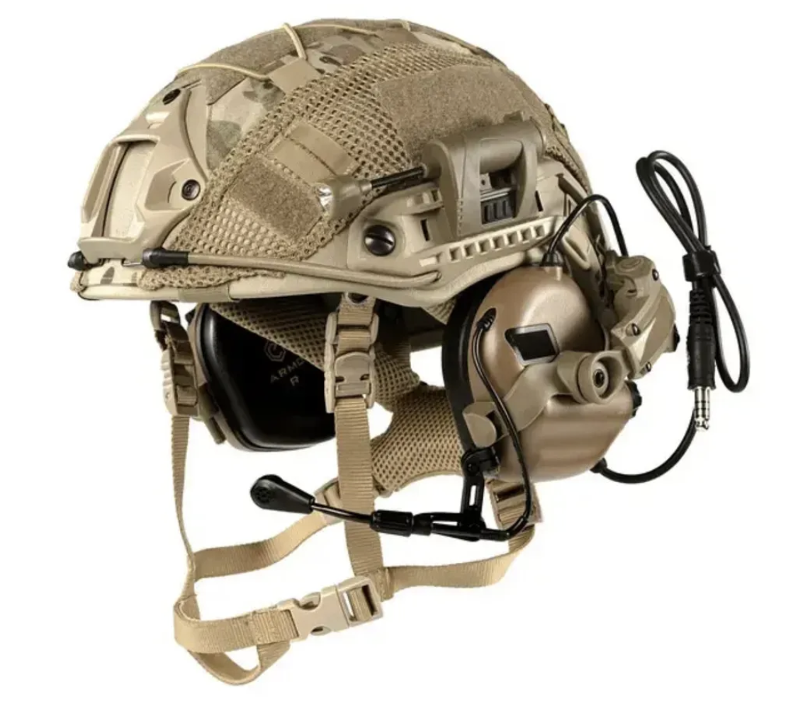 Тактичний шолом Fast Helmet Ops-Core PE NIJ IIIA розмір S – високий виріз, койот + навушники Earmor M32 MOD3 + ліхтарик