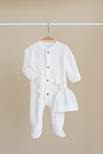 Чоловічок із шапочкою Mag baby Lace, Молочний 56 см