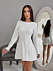 Біла жіноча приталена ошатна коротка сукня з костюмки з корсетною шнурівкою на спині, фото 9