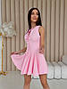 Рожева жіноча мінімалістична приталена коктейльна коротка сукня з костюмки з пишною спідницею, фото 4