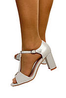 Жіночі туфлі срібло закрита п'ята розмір 36 37 38 39 40