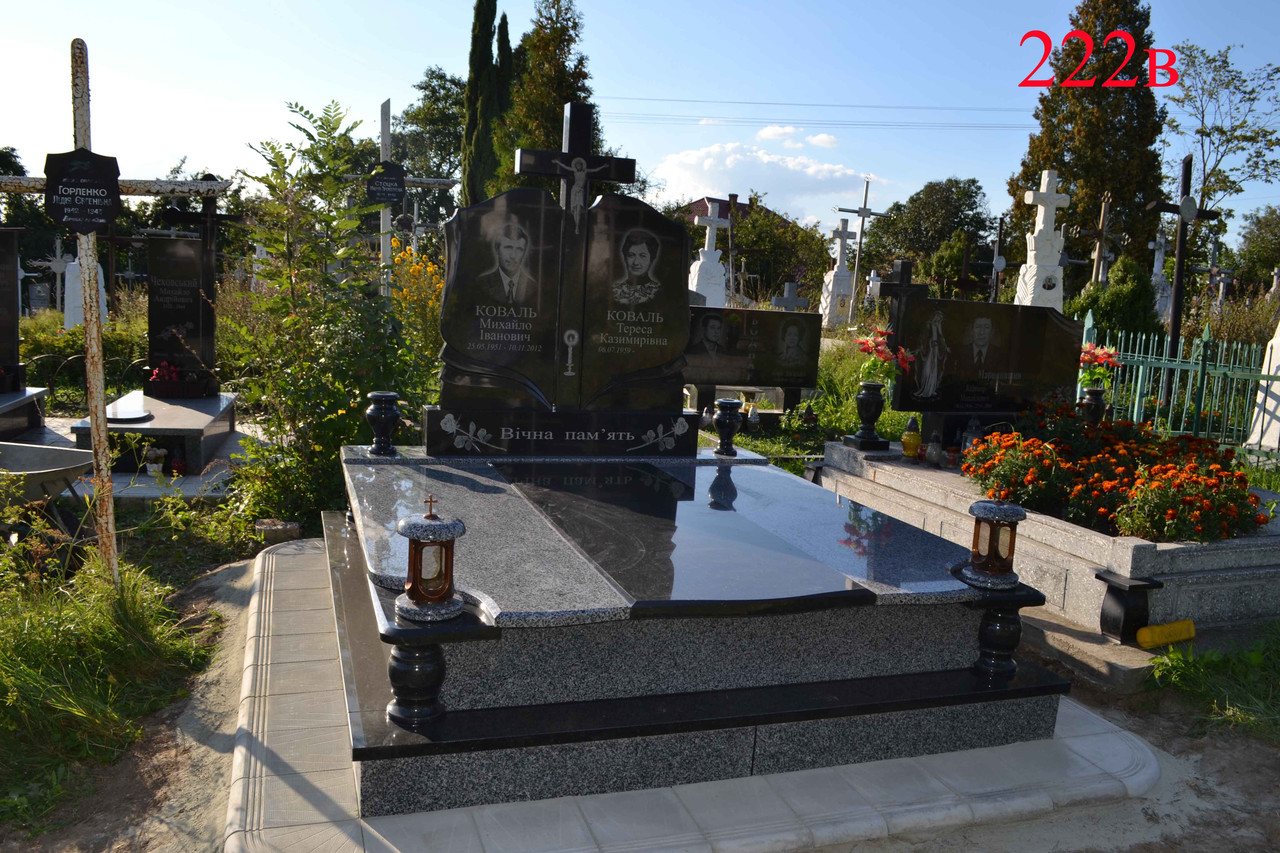 Двойной памятник из камней габро и покостовка с вазами и лампадками под будущее захоронение - фото 5 - id-p464637780