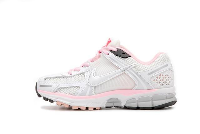 Nike Vomero 5 