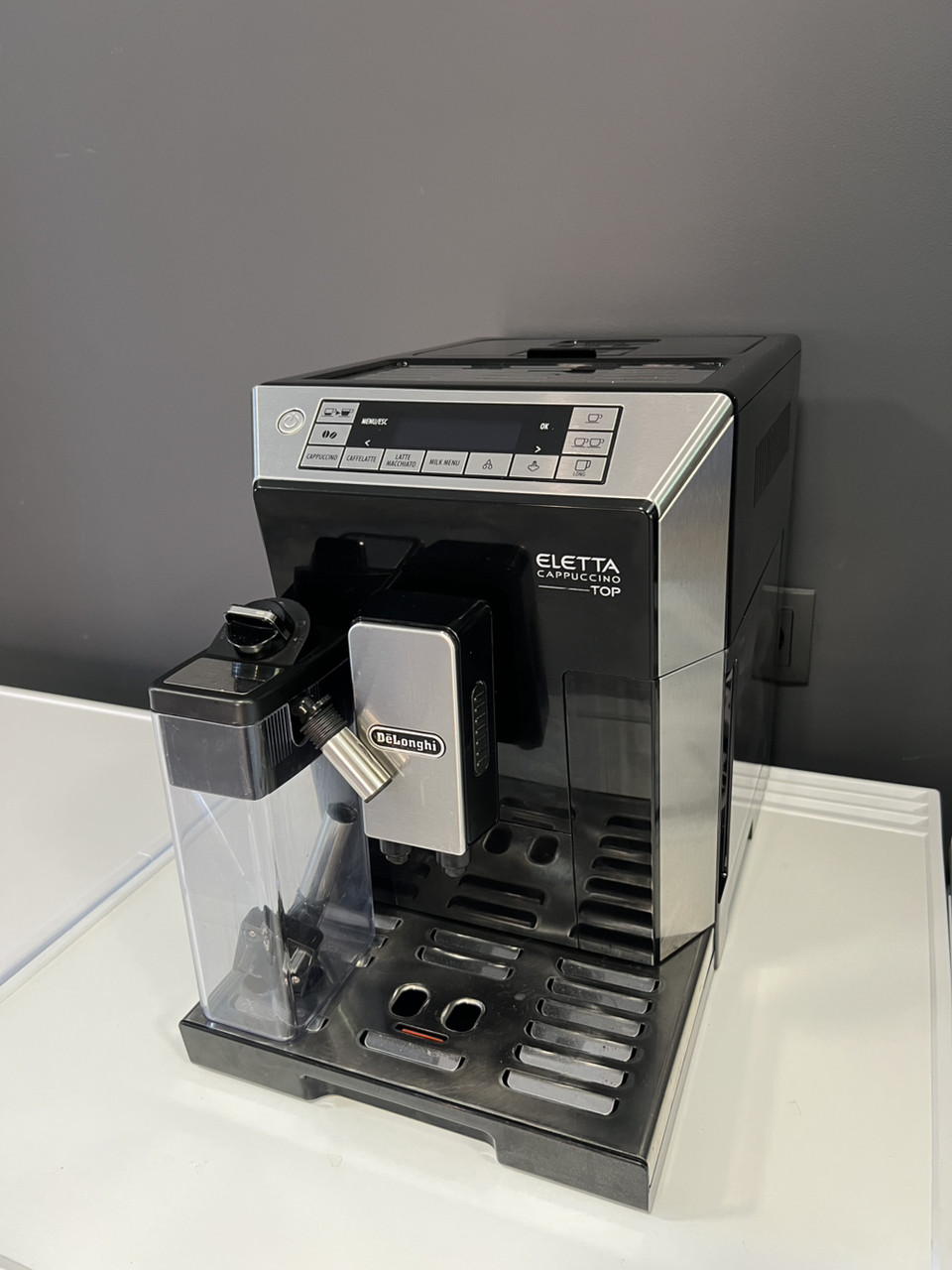 Кавомашина DeLonghi Eletta Cappuccino Top