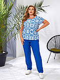 Літній яскравий жіночий брючний костюм-двійка батал: блузка + штани (р.50-60). Арт-4691/28, фото 6