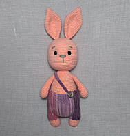 Заєць в'язана іграшка