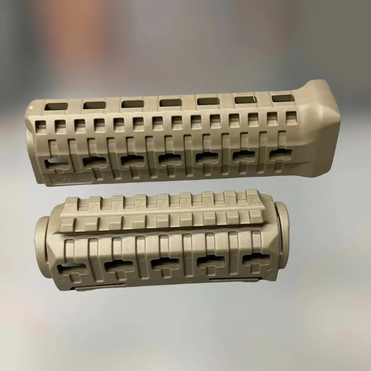 Цівка на АК 47/74 DLG TACTICAL (DLG-133), полімерна, колір Койот, 1 планка пікатинні, з кріпленням M-LOK, фото 1