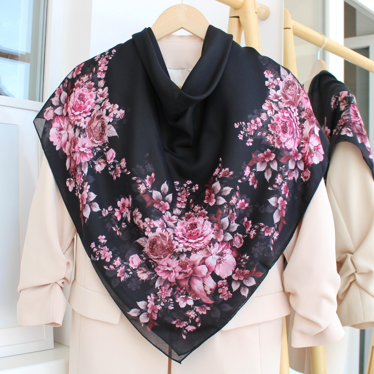 Хустка чорна батистова "Лейла" 324058, фото 1