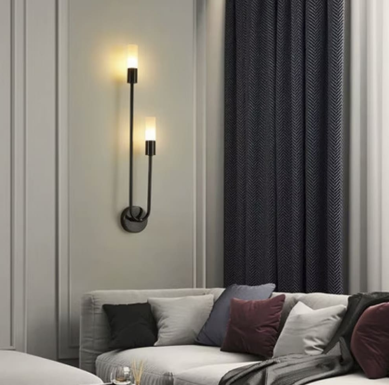 Стіновий видовжений світильник у чорному корпусі з білими плафонами 55х12 см WB56/2 BK, фото 1