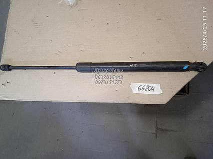 Амортизатор крихти багажника Audi Q7 3.0 tfsi 2005-2015 000066204