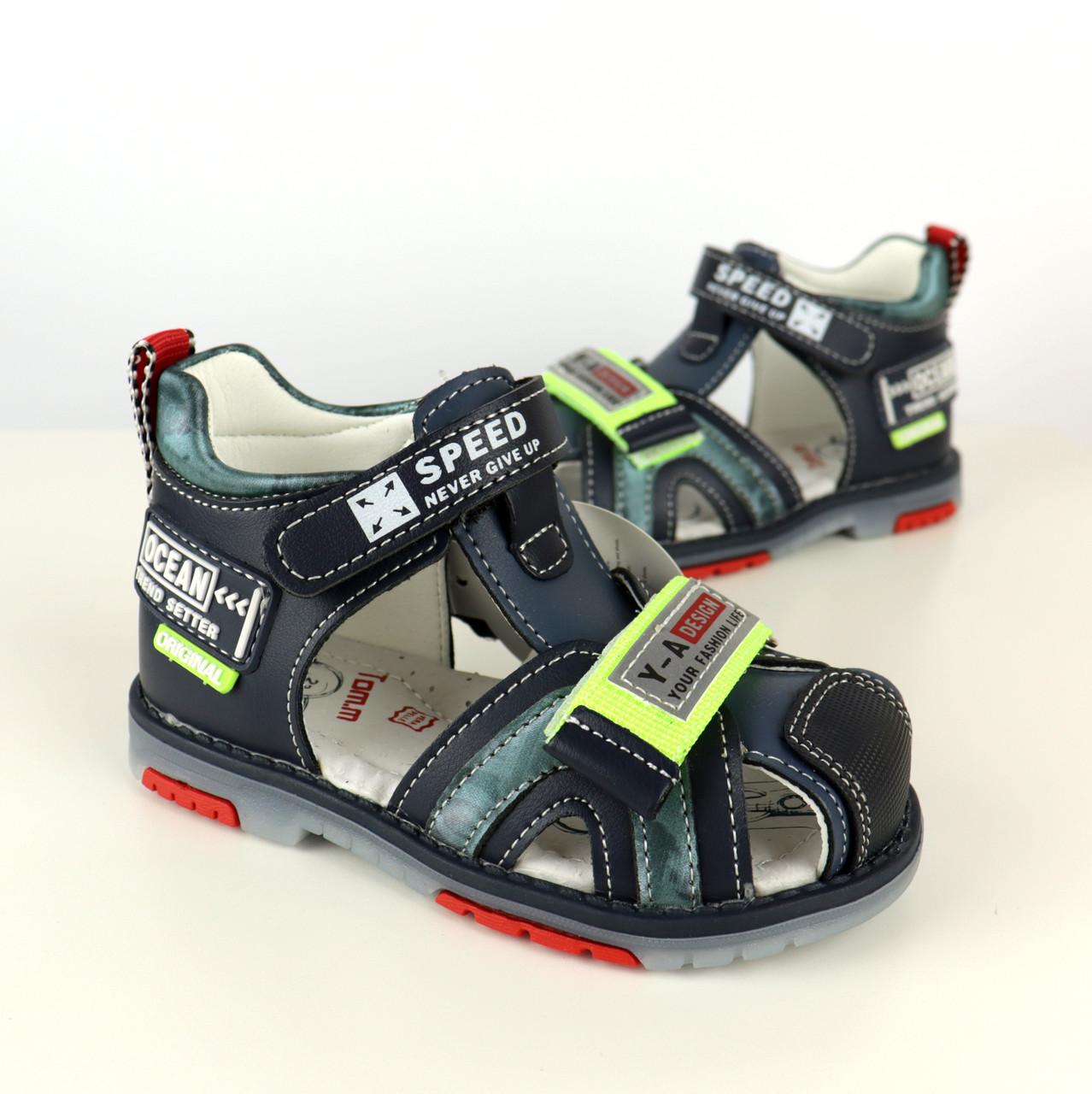 Босоніжки для хлопчика із закритим задником і носком Tomm серія Ортопед розмір