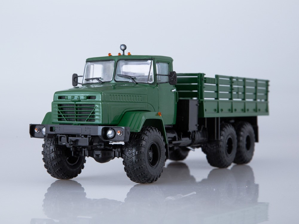 Модель вантажівки КРАЗ-260 бортовий пізній | Автоісторія