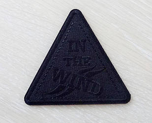 Термоаплікації спортивна "IN the WIND" 8.0см*7.0см чорна