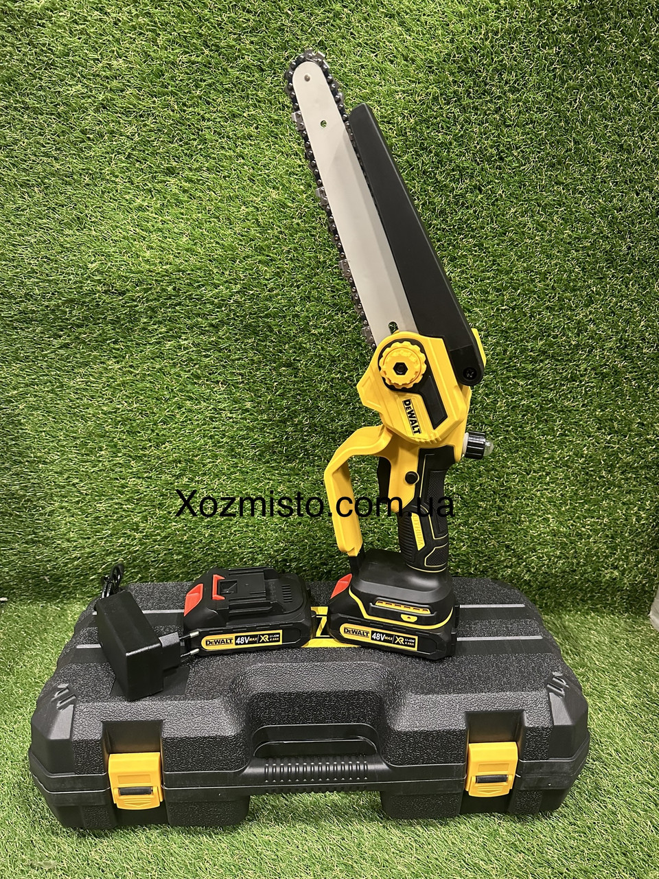 Акумуляторна пила Dewalt DCS272N (48V, 6AH, шина 20 см) з автоматичним мастилом ланцюга Деволт