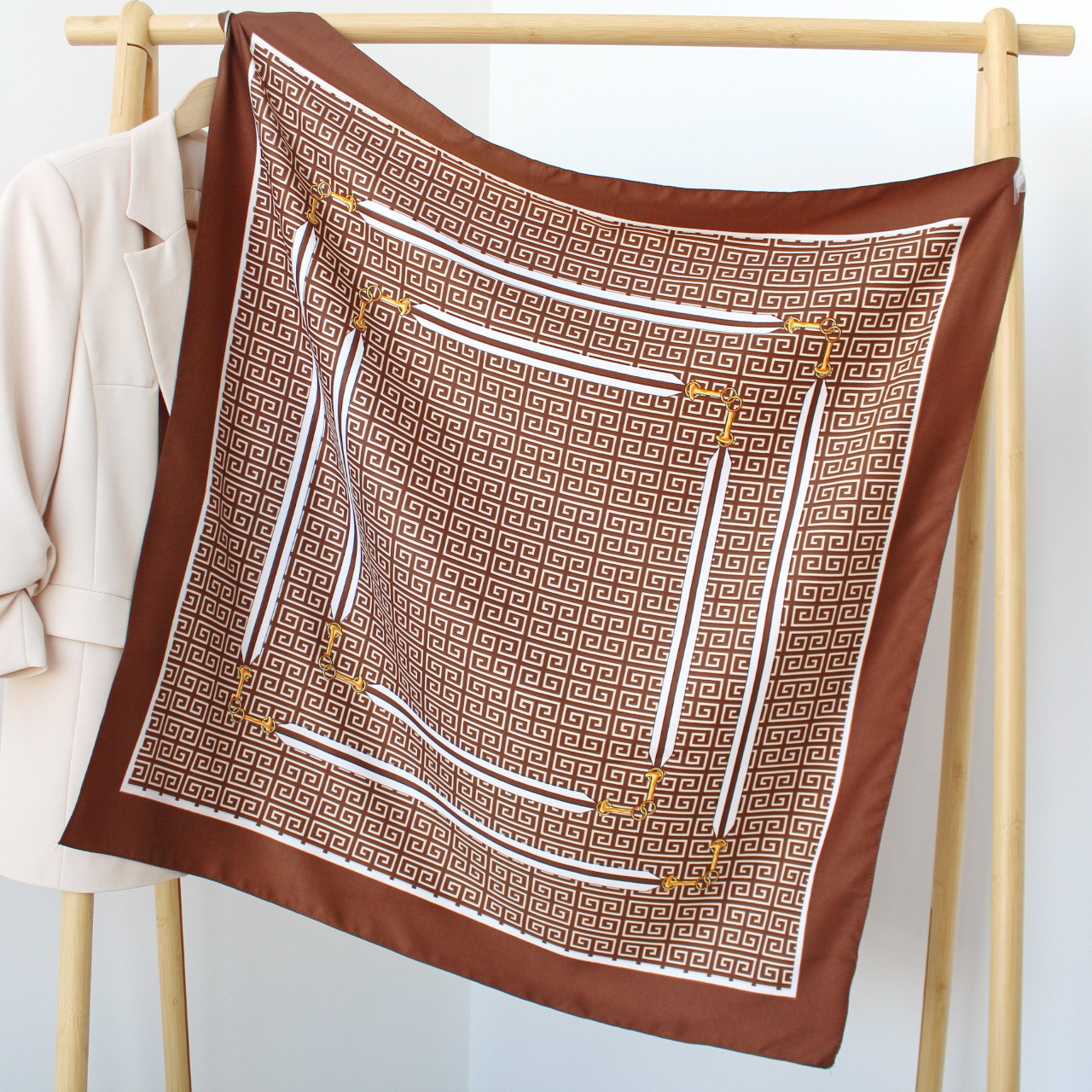 Хустка шовкова "Сандра візія" коричнева 208098, фото 1