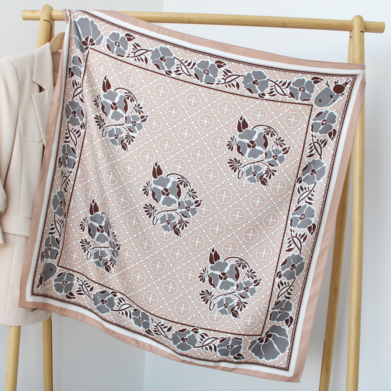 Хустка шовкова "Сандра гравюра" бежева 208106, фото 1