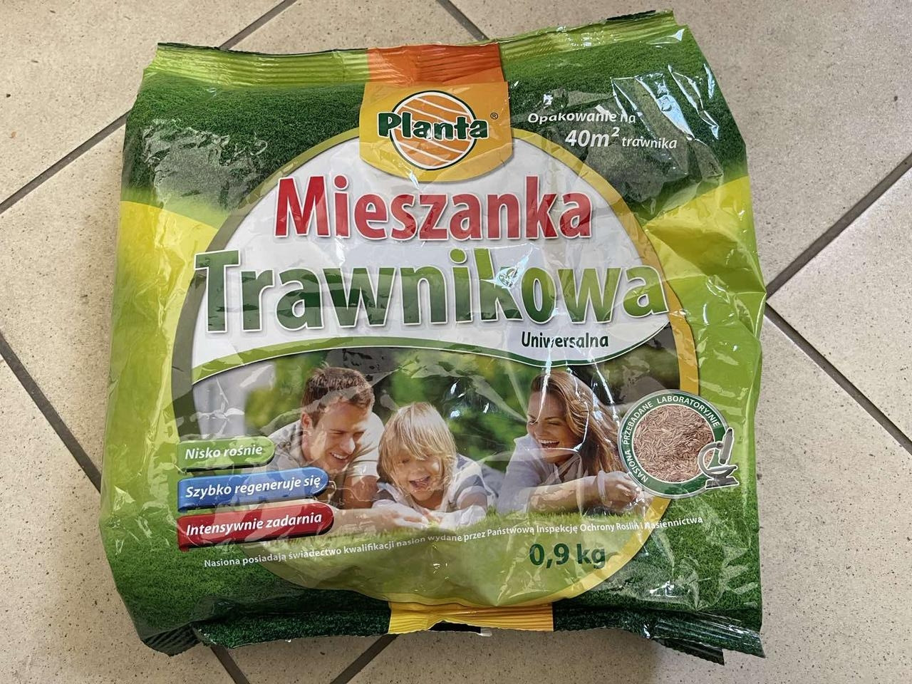 Газонна трава Mieszanka Trawnikowa Універсальна Planta 0,9 кг