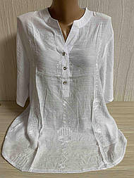 Стильна жіноча біла сорочка на ґудзиках, комір-стійка, рукав 3/4, вишивка