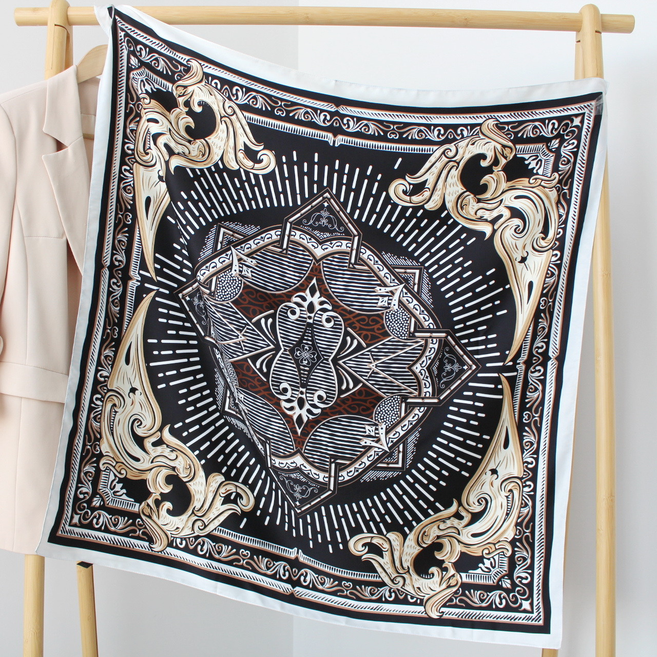 Хустка шовкова "Сандра багемія" чорна 208112, фото 1