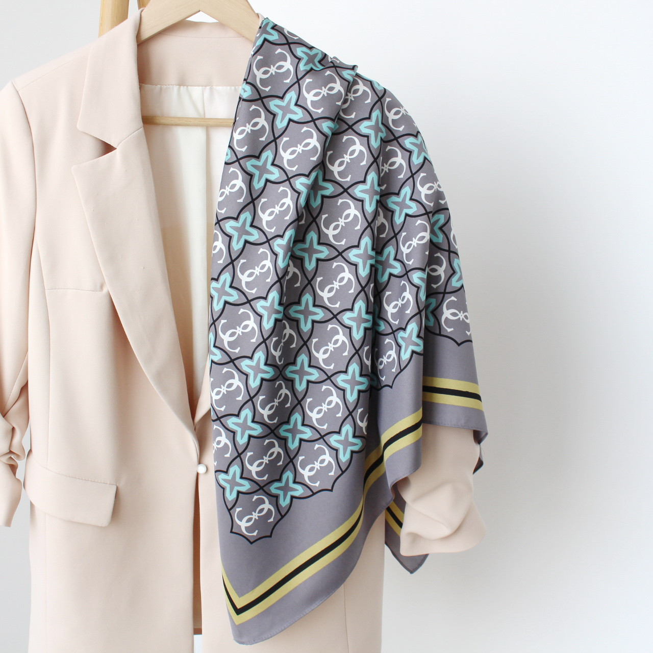 Хустка шовкова "Сандра діва" сіра 208126, фото 1