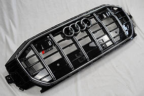 Передня решітка SQ-Style (2018-2023 чорна з хромом) для Ауди Q8 2018- рр