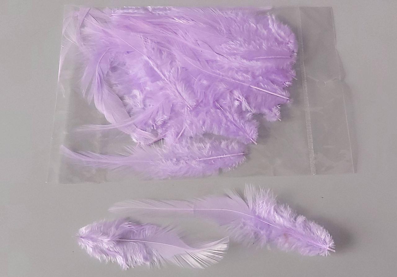 Пір'я бузкові пухові прорізні 8-16 см 50 шт.