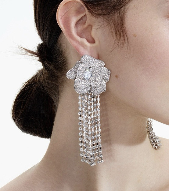 Жіночі вечірні сережки сріблясті довгі зі стразами Rose Silver
