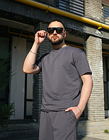 Темно-сірий чоловічий літній прогулянковий повсякденний костюм шорти та футболка