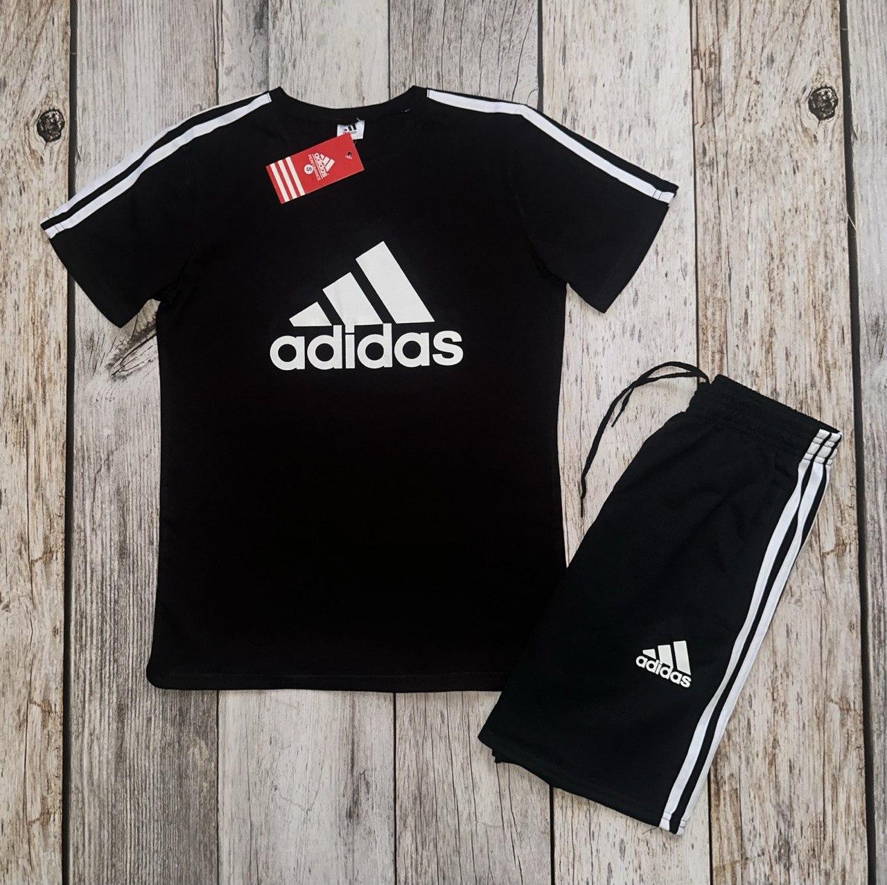 Чоловічий літній костюм Adidas Футболка + Шорти з лампасами чорний Адідас на літо