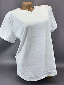 Стильна однотонна футболка приталеного пошиття  Розмір М(46-48) унісекс