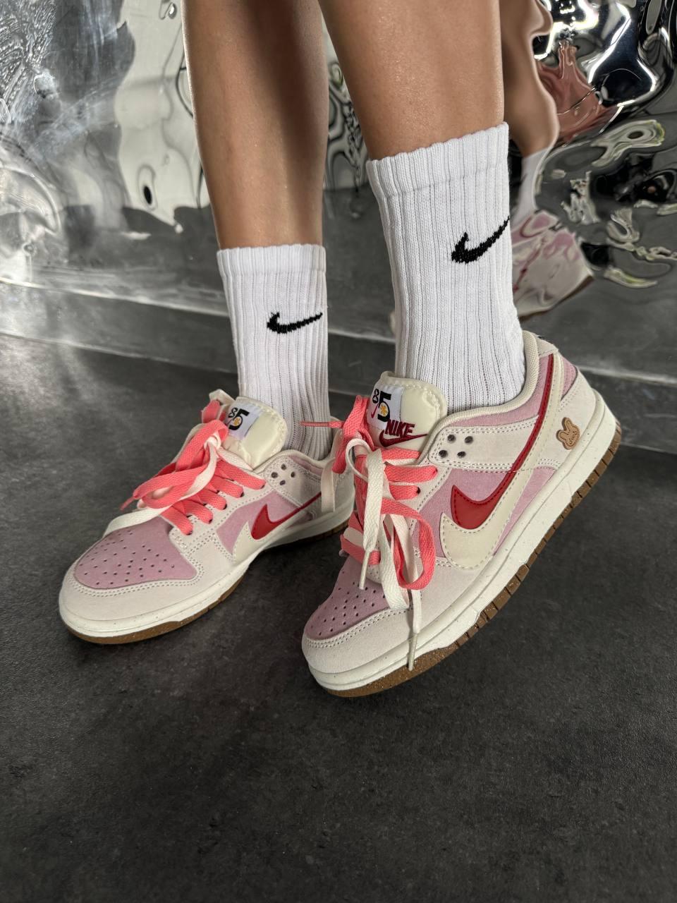 Жіночі кросівки Nike SB Dunk Low SE 85 Double Swoosh Pink Rabbit Рожеві Взуття Найк СБ Данк низькі замшеві демісезон