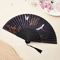 Віяло красиве чорне Журавлі з пензликом