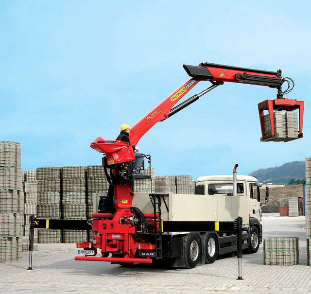 Продаж кранів-маніпуляторів в Києві