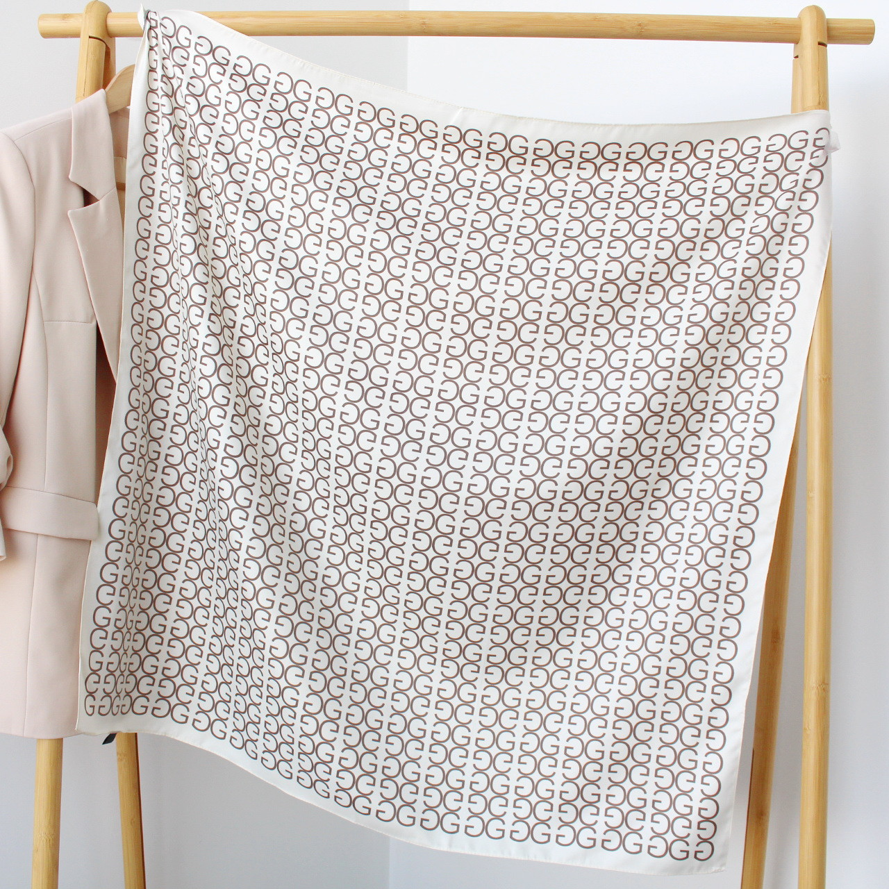 Хустка шовкова "Сандра грація" молочна 208140, фото 1