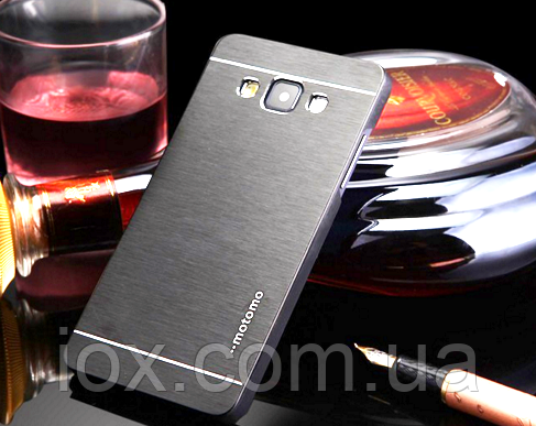 Чорний чохол Motomo на Samsung Galaxy J5 500F 2015