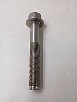 Болт кріплення підрамника, оригінал MU001019