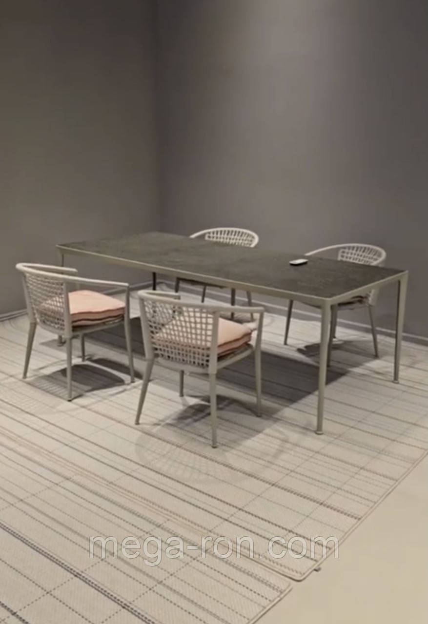 Стіл Mirto Outdoor, B&B Italia Outdoor