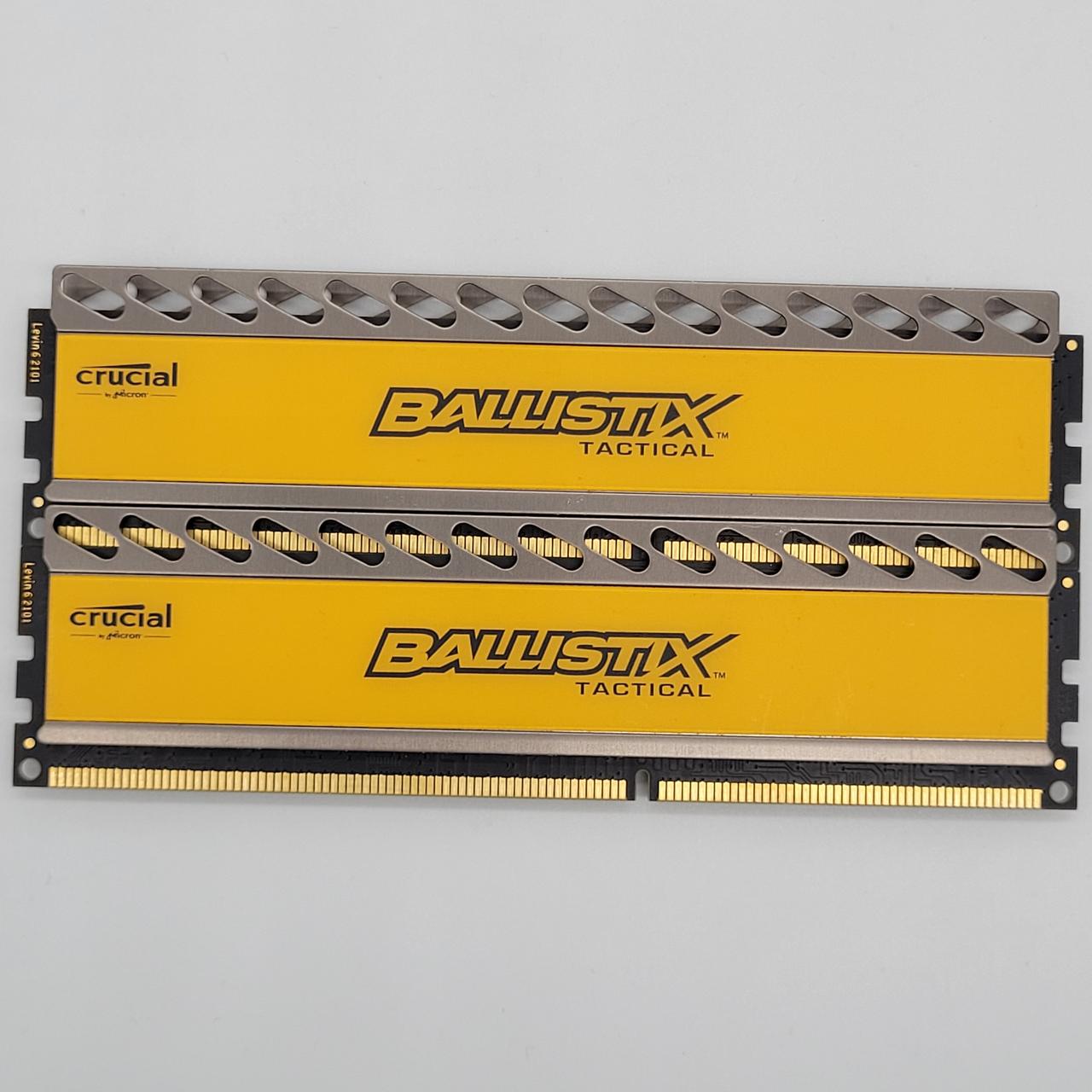 Пара оперативної пам'яті Crucial Ballistix DDR3 16Gb (2x8Gb) 1600MHz PC3-12800U 2R8 CL8 (BLT8G3D1608DT1TX0) Б/В