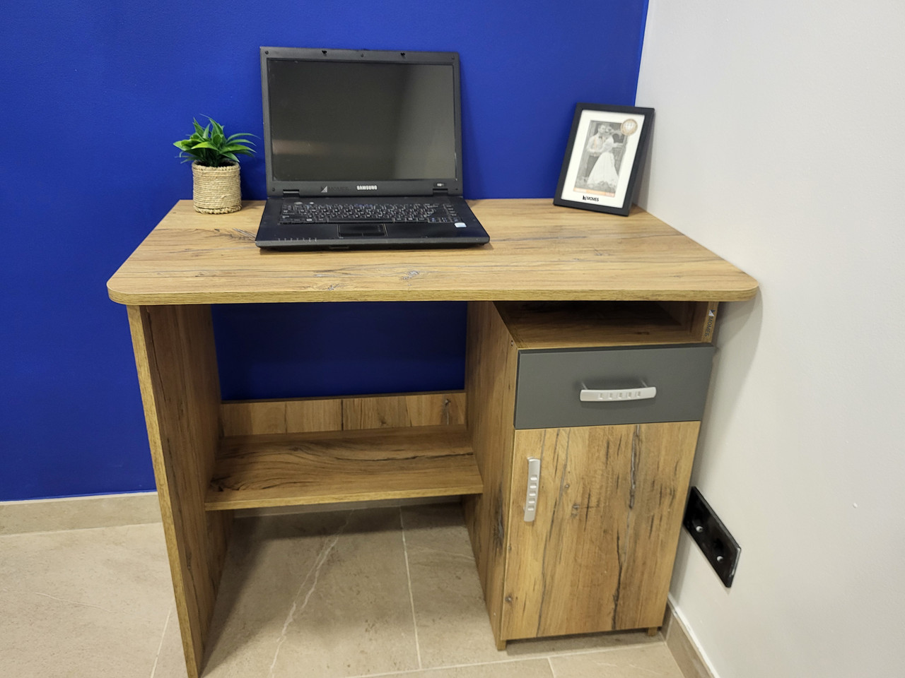 Маленький письмовий стіл учнівський для дитини школяра, підлітка з тумбою 90 см Дуб Флагшток, фото 1