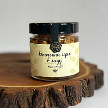 Мед з горіхами