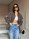 Стильна жіноча сорочка у клітину  з рваними рукавами Тканина турецька фланель Розміри  42-48, фото 3