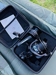 Котушка в кейсі з двома шпулями і байтранером розмір 6000