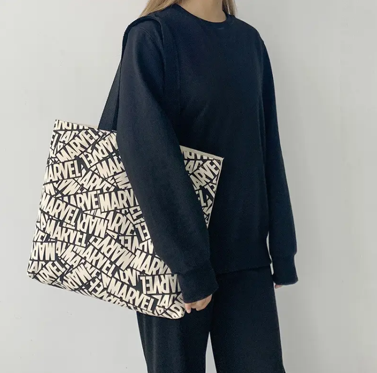 Сумка жіноча шопер тканинної на змійці з модним принтом, фото 1