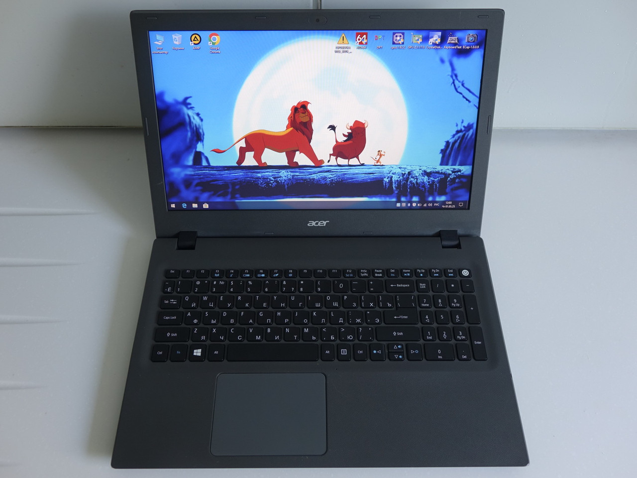 Ноутбук Acer Aspire E5-573, 15.6 HD, i3-4005U, 8gb, 250gb ssd, GeForce 920MX 2gb + Intel HD, Win10