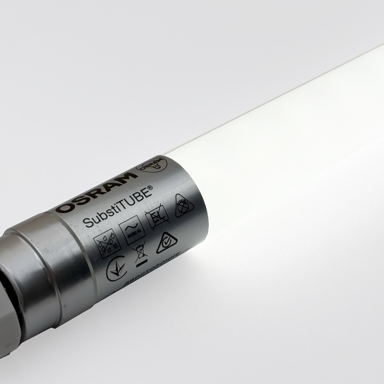 Світлодіодна лампа Т8 Osram ST8-HB2 1,2м 18W 1600Lm 6500K холодне біле світло двостороннє підключення