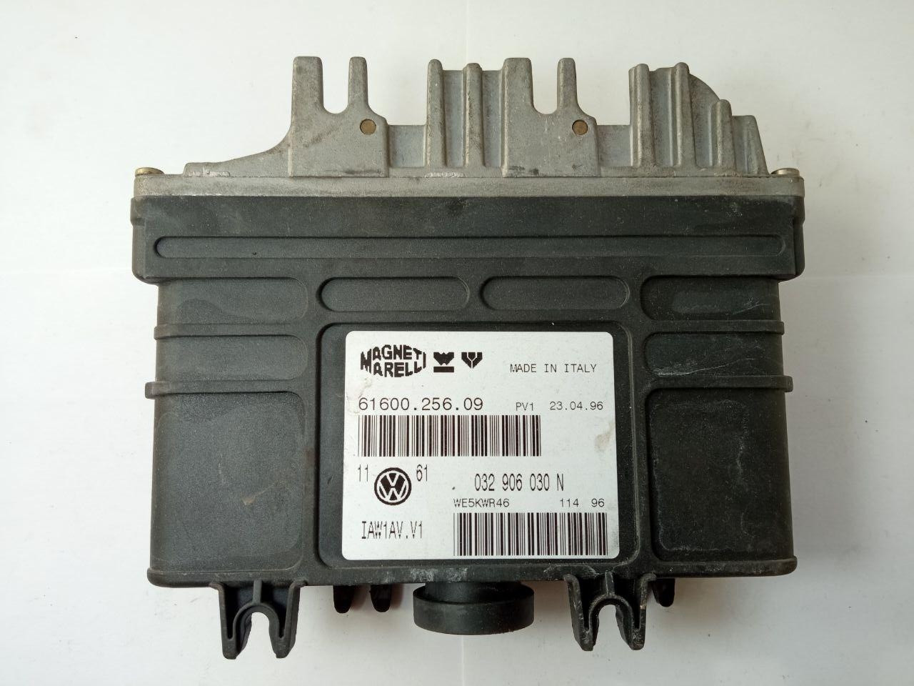 Електронний блок керування Volkswagen Golf3 Magneti Marelli 61600.256.09 / 6160025609 / IAW1AV.V1 / 11W61 / 032 906 030 N, фото 1
