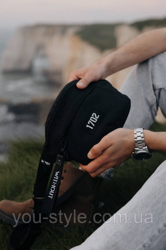 Прямокутна чорна бананка зі світловідбиваючим принтом Without унісекс