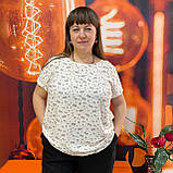 Блуза Nita жіноча короткий рукав штапель принт квіти 54/56 молочна, фото 3