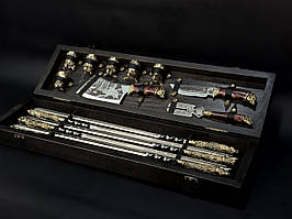 Набір для шашлику «Дикі звірі Max» в дерев'яному кейсі (шампура, чарки, ніж, виделка, секач)