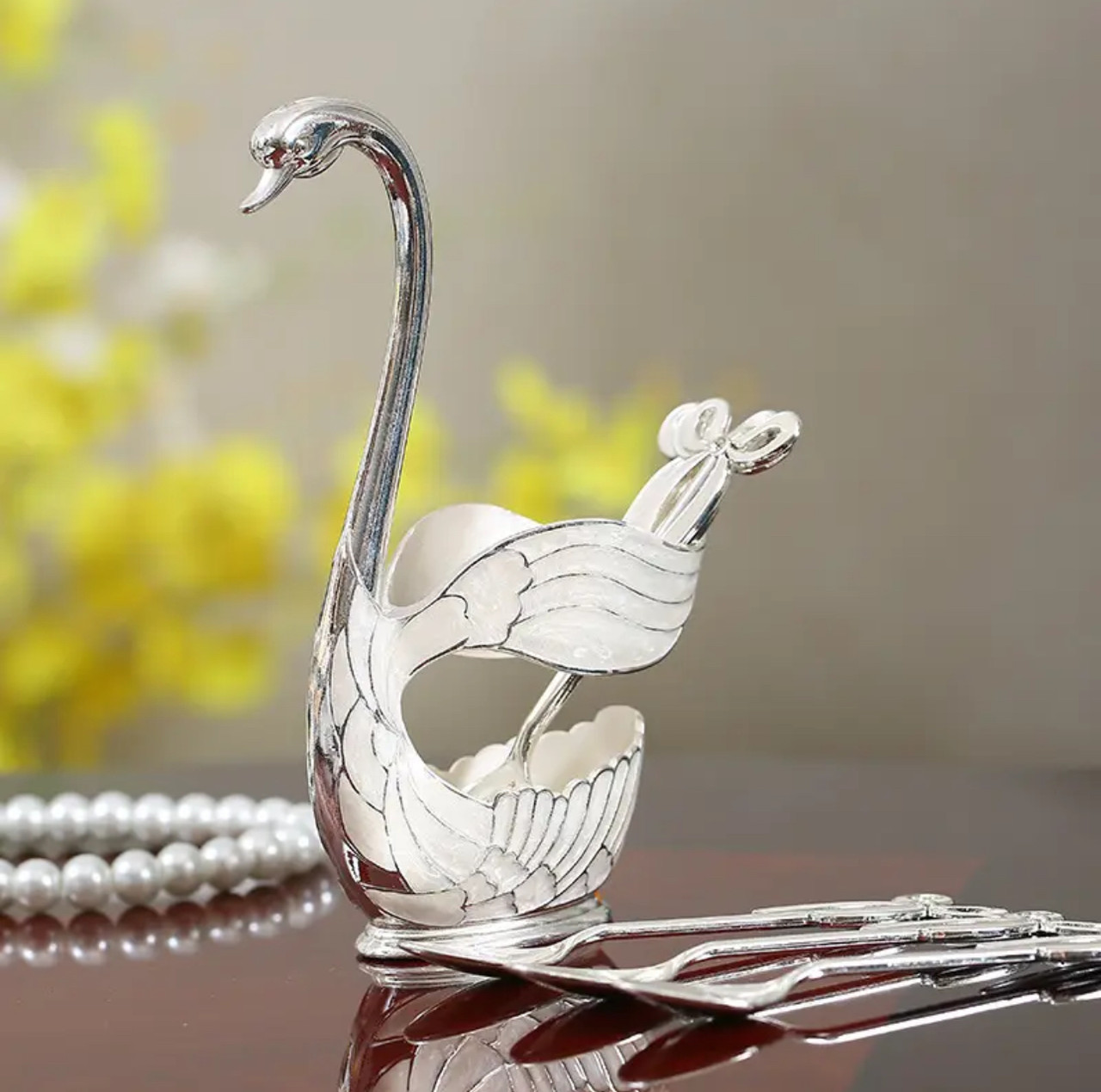 Набір із 6 кавових ложок декоровані милим бантиком та підставкою у вигляді лебедя з імітацією перламутр. Срібло, фото 1